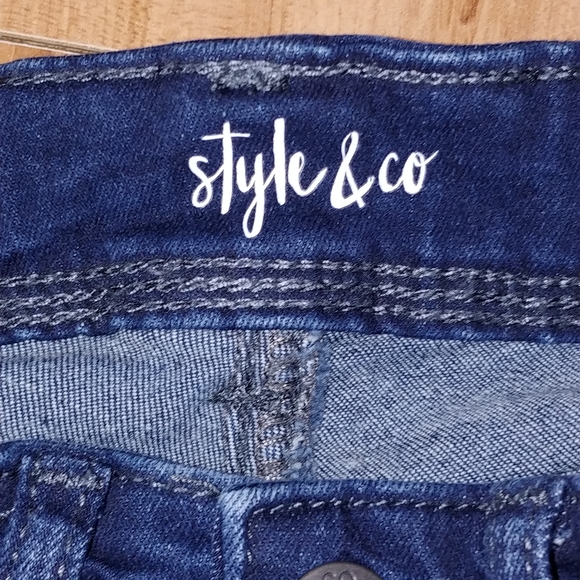 Jeans - Picture 2 of 5